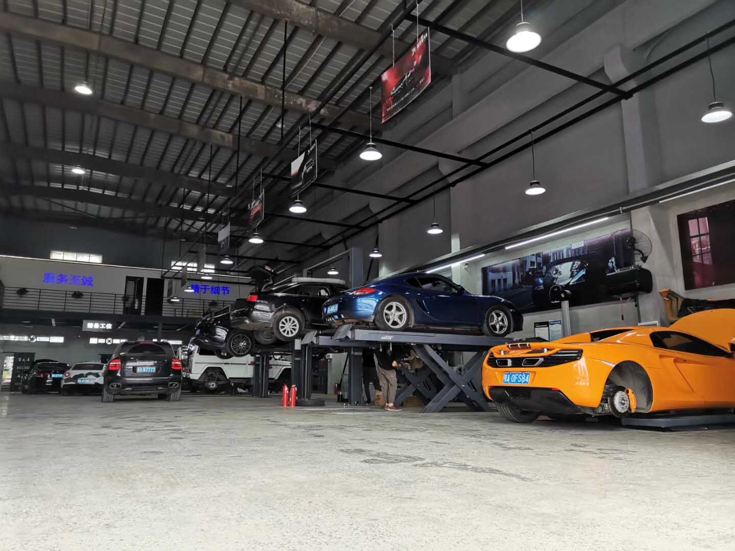 4 Essential Garage Equipment Must-Haves for Car Restoration Beginners
