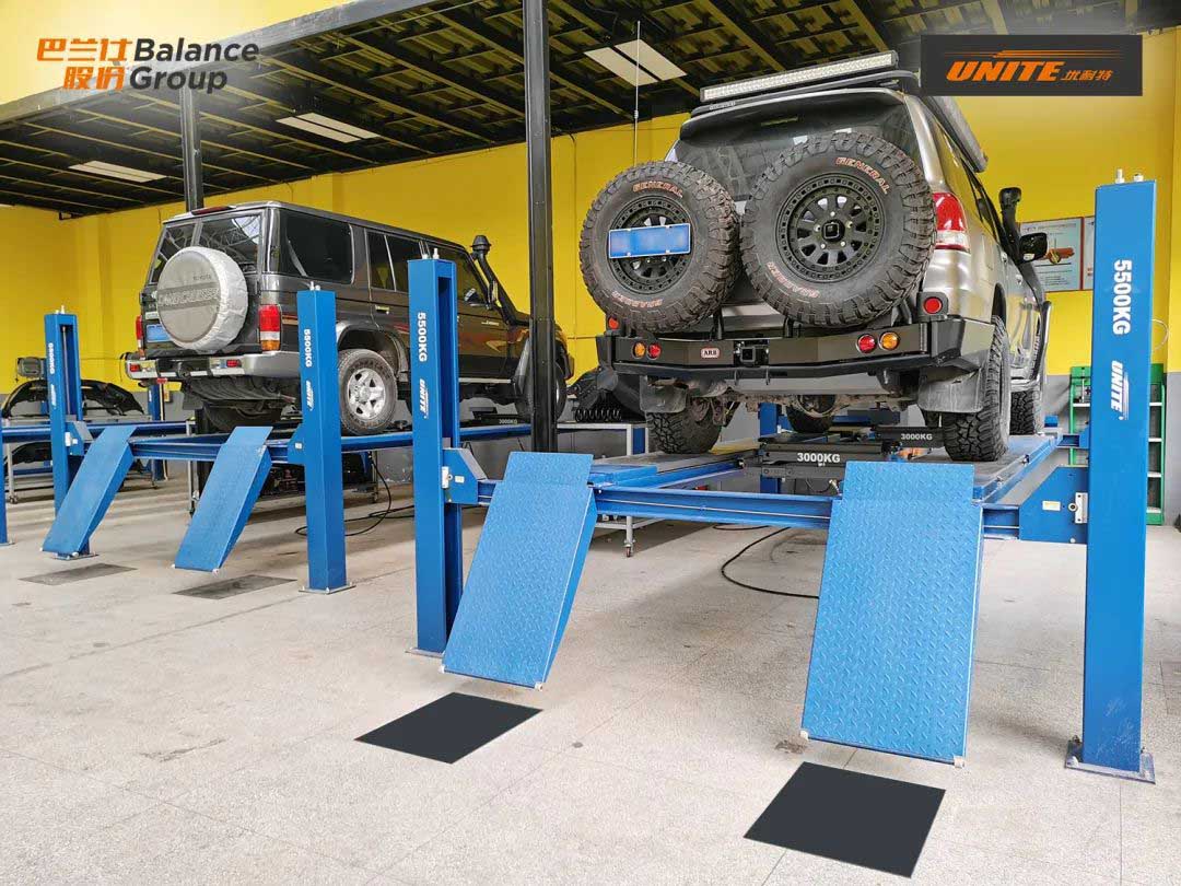 5 Benefits of Using a 4-Post Car Lift in a Small Garage